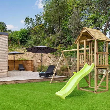 Feriehus Amazing In With Wifi